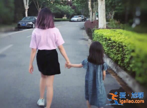 结婚15年3个孩子，黄磊孙莉的相处方式，比教育方式更值得深