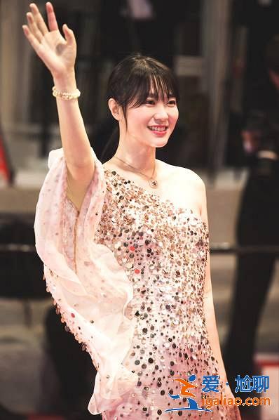 黄璐戛纳多变造型show来袭  获赞太“可”了！
