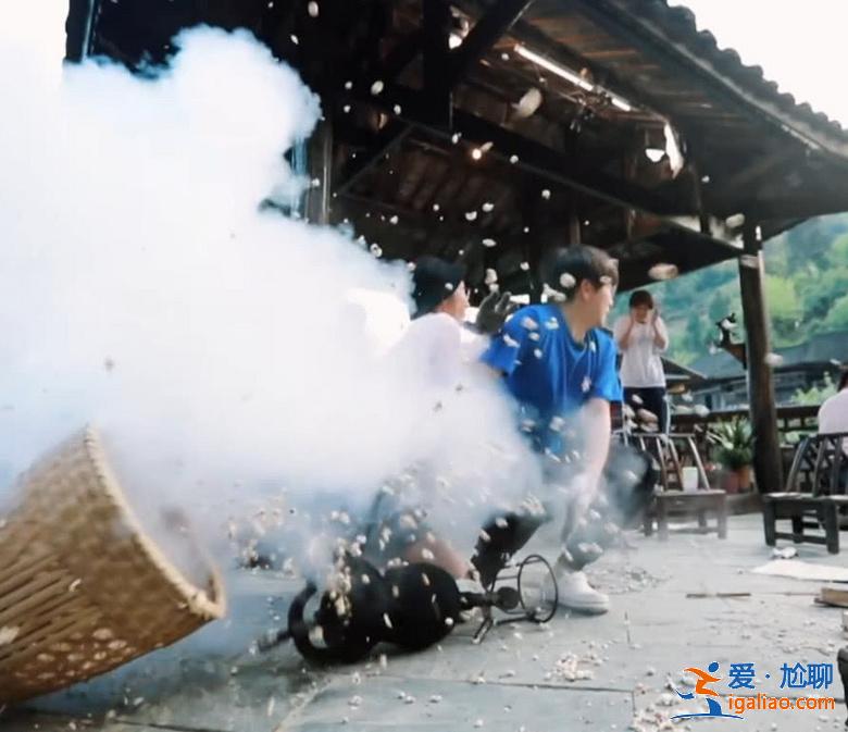《向往的生活3》池子又炸一锅爆米花，吼声壮胆彭昱畅被震懵