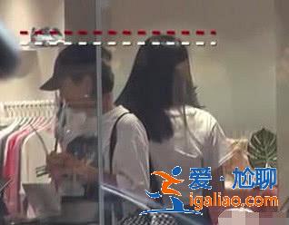 陈奕迅女儿近照曝光，14岁早恋被其认可，身高170颜值高过