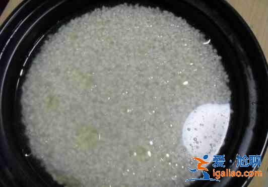 排骨塔吉锅煲仔饭的做法？