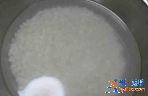 排骨塔吉锅煲仔饭的做法？