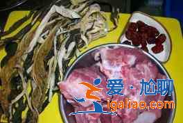 白菜干排骨汤的做法？