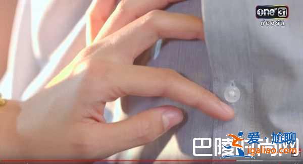 泰版《犀利人妻》小三抚摸姐夫 渣男被粉丝骂？