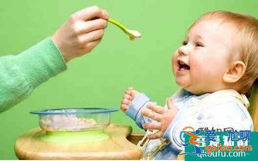 什么时候可以给婴儿添加辅食？