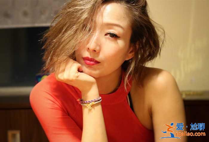 让天后戴绿帽反被封杀，沉寂多月想要重生，网友：香港人太健忘