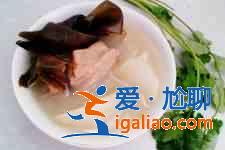 白萝卜海带排骨汤做法？