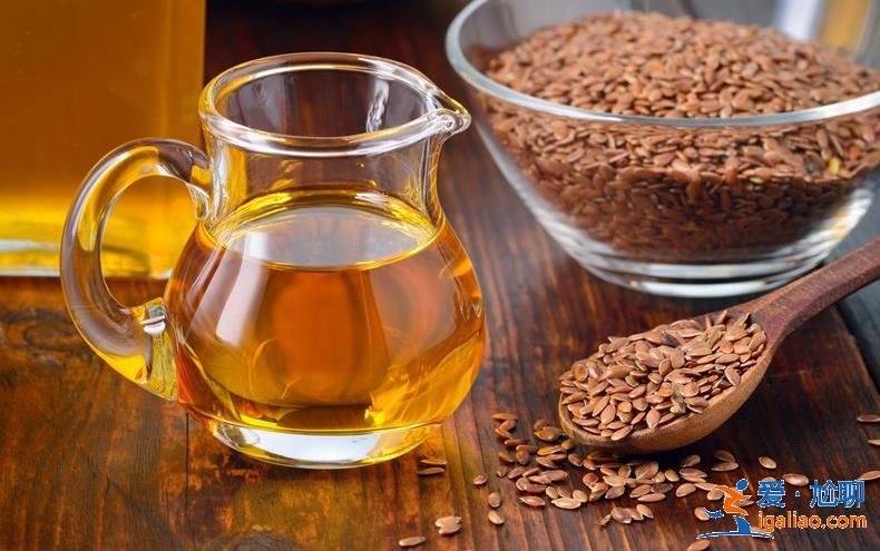 猪油的危害大？，菜籽油大豆油常见的10种植物油哪种更健康？[猪油价格]？