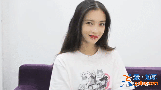 Baby发文4个字为黄晓明庆生，他上线30次欲言又止，回复杨颖：谢谢老婆