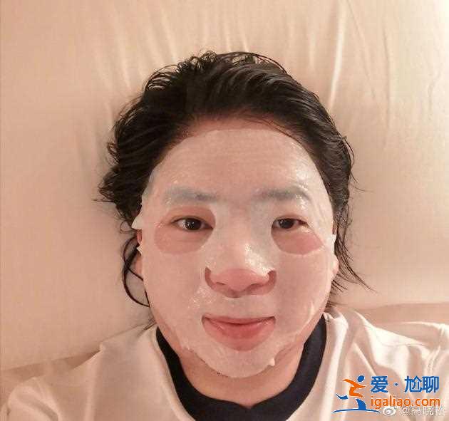 高晓松晒49岁的最后一张照片 网友：以为是傅首尔