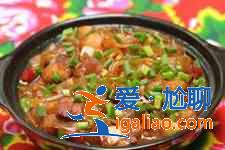 猪肉炖粉条的做法？