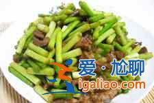 蒜苔炒肉的做法？