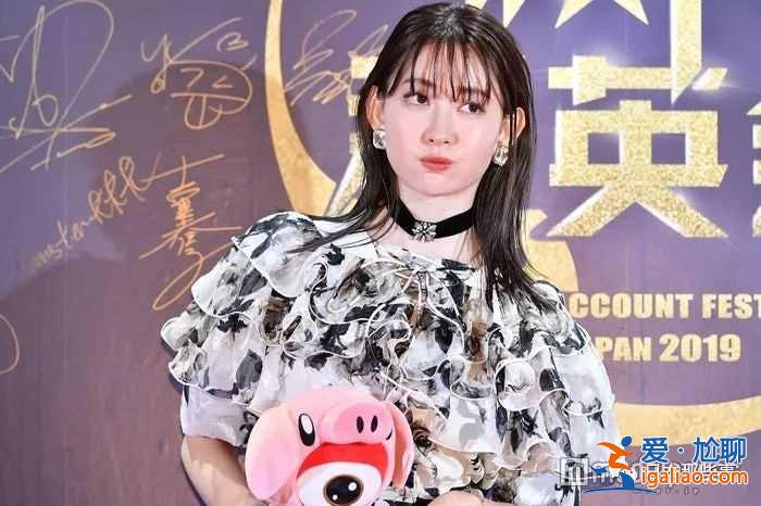 微博群英会在日本盛大举行 中日明星红毯争奇斗艳