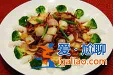 洋葱炒肉的做法？