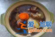 土豆炖鸡汤？