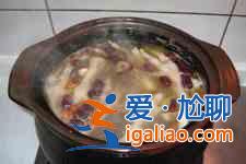 鸡脚煲汤？
