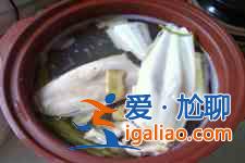墨鱼炖鸡？
