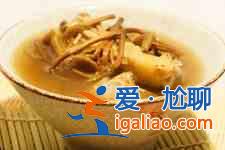 茶树菇煲鸡汤？