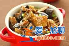 香菇炖鸡的做法？