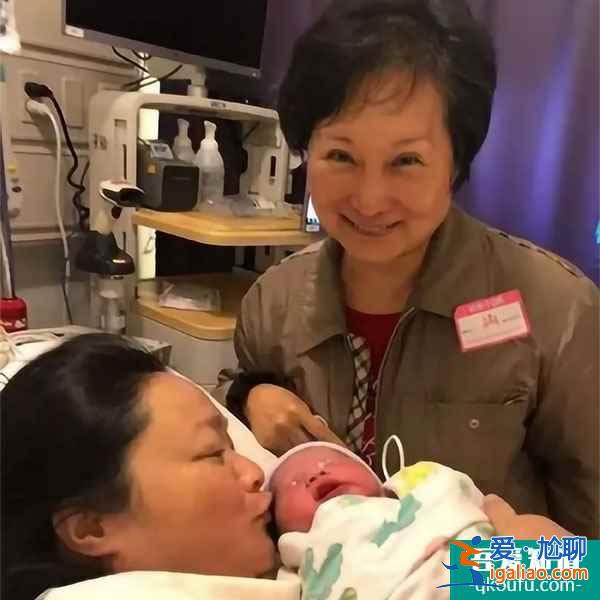 吴宇森已升级当外公！未婚女儿赴美做试管顺利生下混血小公主？