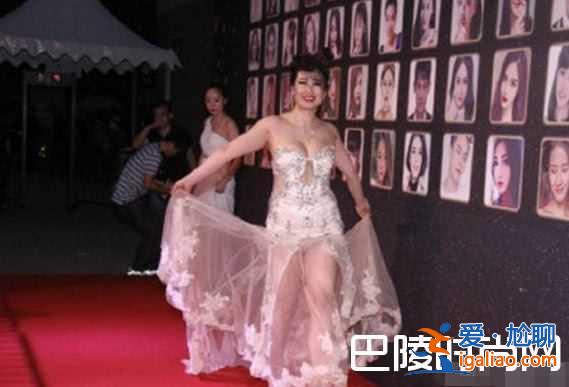 芙蓉姐姐发胖后穿透视裙，胸前的肉都溢出来了？