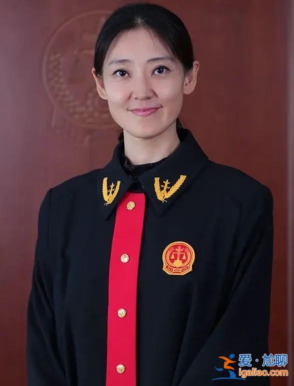 中国人首次！这位刷屏女法官有多牛？？