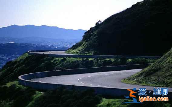 盘点我国最危险6大自驾路线，无限风光在险路？