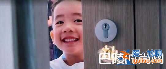 jasper中文名叫什么 jasper吃火龙果撞脸梁朝伟？