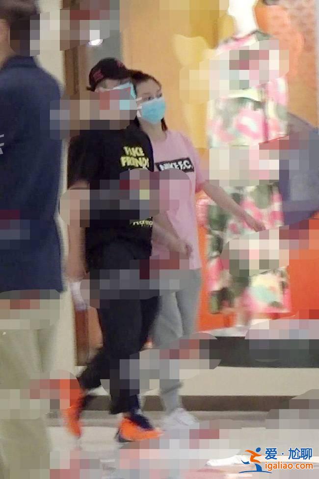 郑恺苗苗现身妇产医院 坐实怀孕传言坐等官宣