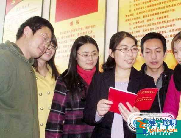 作为大学生党员如何发挥先锋模范作用？