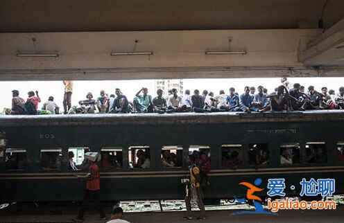 印度的“挂火车”弱爆了！来看看孟加拉的！？