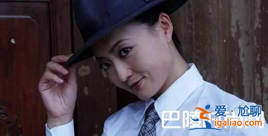 她曾苦苦暗恋王志文，一婚闪婚闪离，二婚终获幸福？