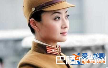 她曾苦苦暗恋王志文，一婚闪婚闪离，二婚终获幸福？