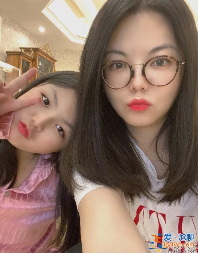 李湘王岳伦为女儿庆生，长大后的王诗龄更像妈妈