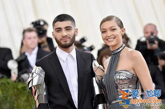 ZAYN与超模Gigi Hadid分手 女儿刚满一周岁