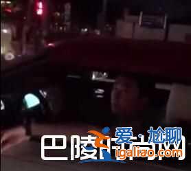 豆得儿牵帅哥现身三里屯 惹怒前男友王思聪被王之蔑视？