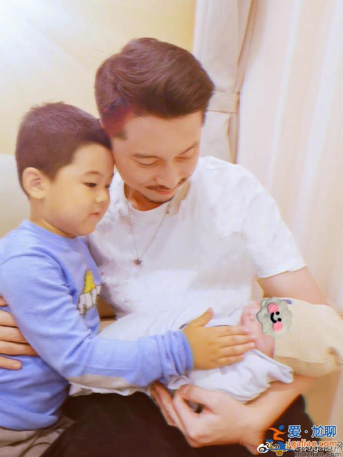 李小萌二胎生子，孩子出生体重7斤多，王雷笑的好开心
