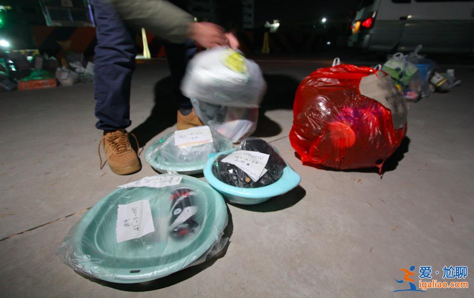 紧急加派人员物资 快递可送到舱内？