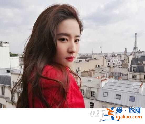 刘亦菲重返校园 素颜生活照片不愧是神仙姐姐？