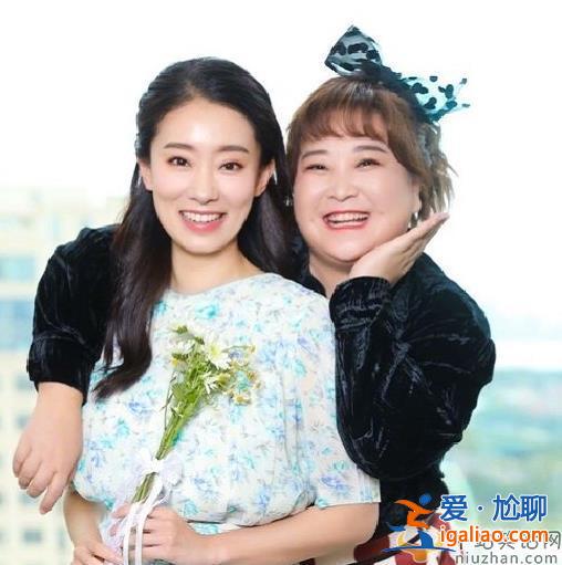 张小斐包场支持贾玲新电影，顶峰相见的神仙友谊