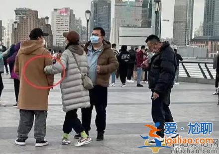 黄渤与女生挽手逛街是怎么回事？黄渤如何回应？
