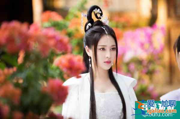 甘婷婷新片《花神绛妃》曝唯美剧照 演绎花神缱绻柔情？