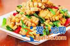 韭菜炒鱿鱼的做法？