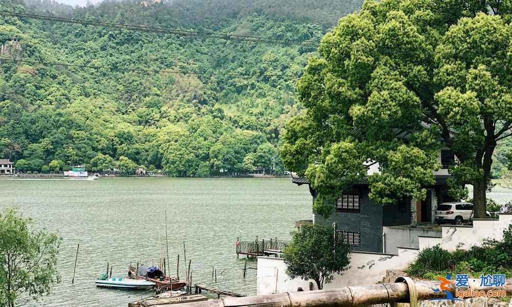从杭州萧山机场怎么去市区，杭州萧山机场到市区有公交和地铁吗，杭州萧山机场到市区的交通指南？