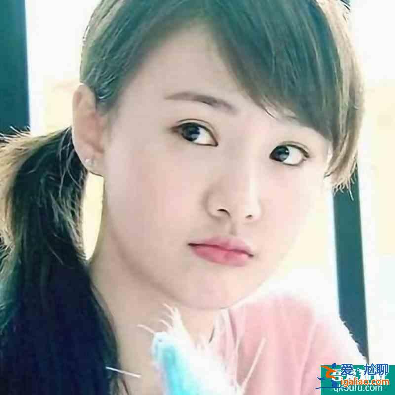 【八卦】郑爽直播崩溃，颜值也崩了……？