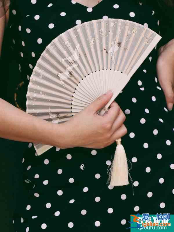 七夕穿上这件Staud八卦裙我想唱大碗宽面？