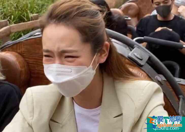 李承铉直拍戚薇坐过山车 戚哥一秒变怂全程惊恐？