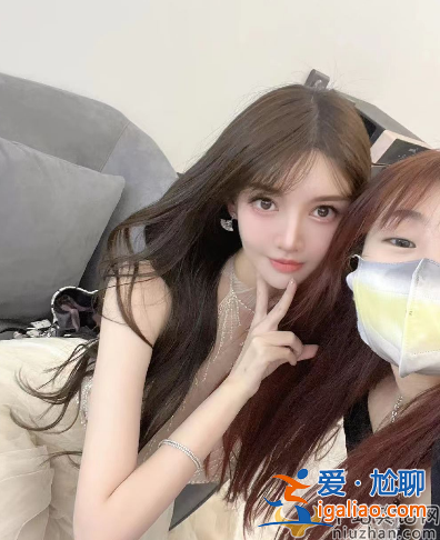 黄晓明叶珂疑似同居！台媒称两人住baby新房 网友评论床垫有换吗