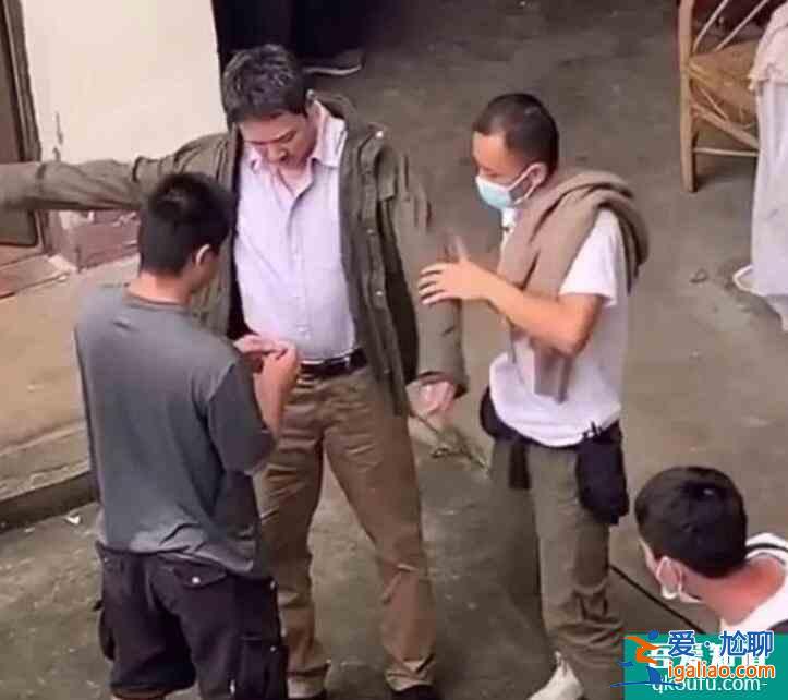 冯绍峰疑为新戏增肥 胖出新高度网友直呼认不出？