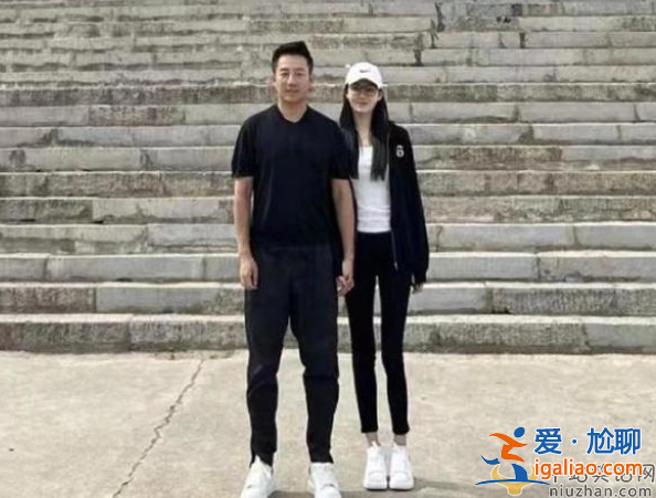 汪小菲张颖颖牵手照似证恋情 这是承认了恋情？